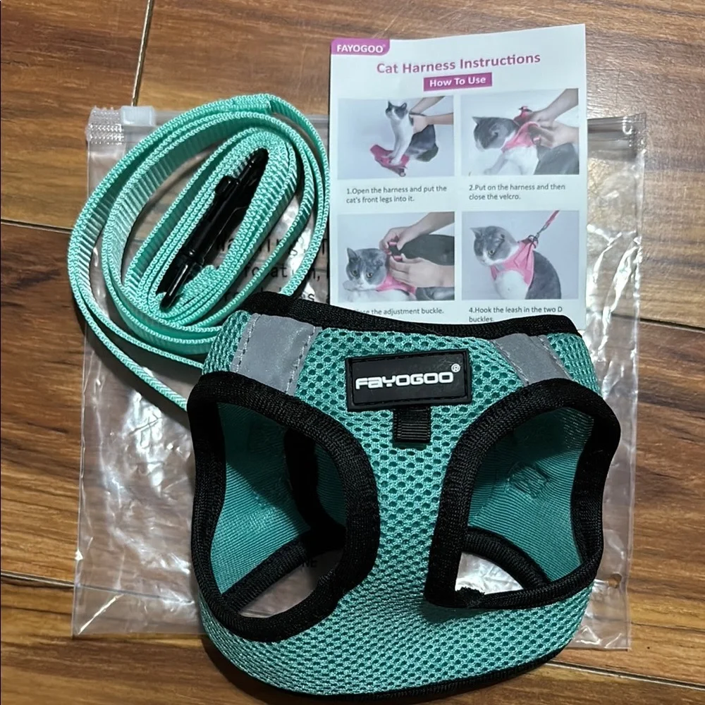 Fayogoo mint green cat harness & leash, size Medium , New In Package.